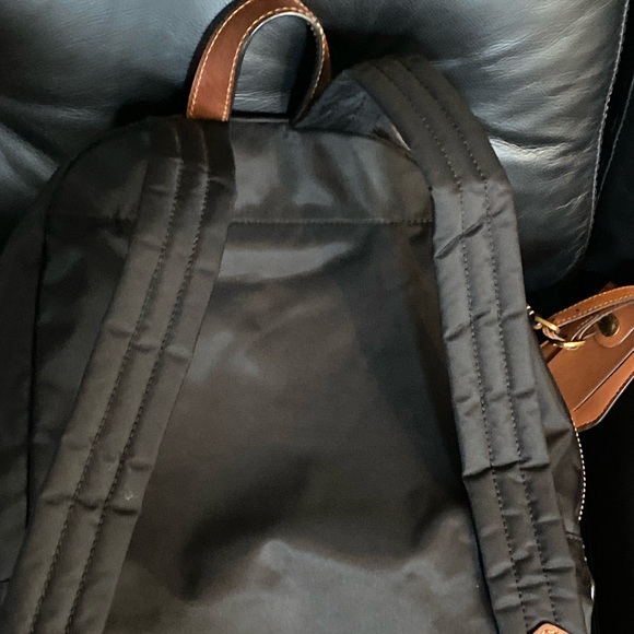 Frye black with leather accent
L17
Will fit my 13 in dell and larger - Picture 7 of 10